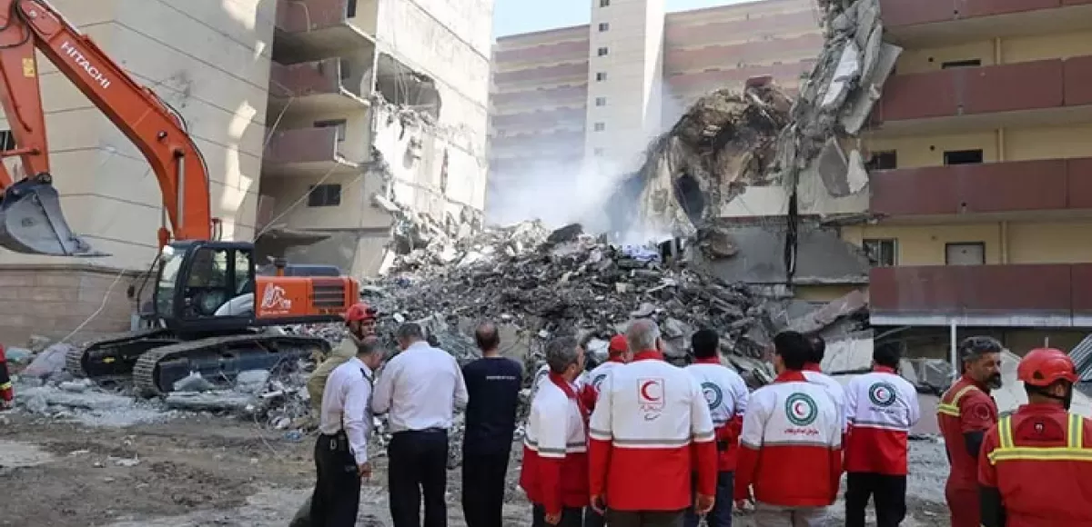 “Alto a la matanza, acabemos con la guerra ya”