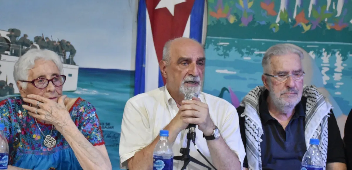 Homenaje a los 32 Héroes Cubanos