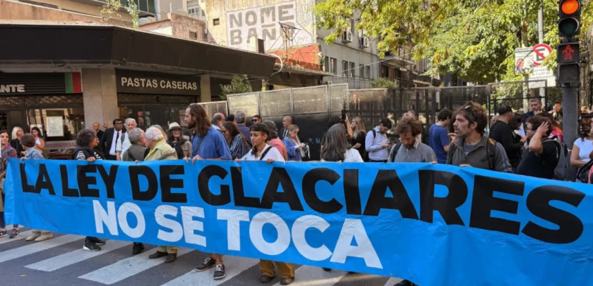 Democracia de cartón o Poder Popular