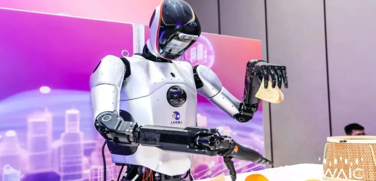 China frena despidos a causa del avance de la inteligencia artificial y el gobierno argentino apuesta por un “desarrollo” desregulado