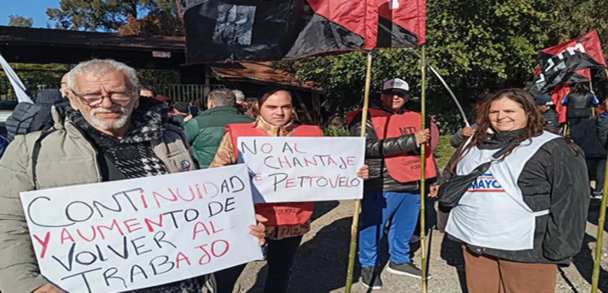 Escrache a Petovello