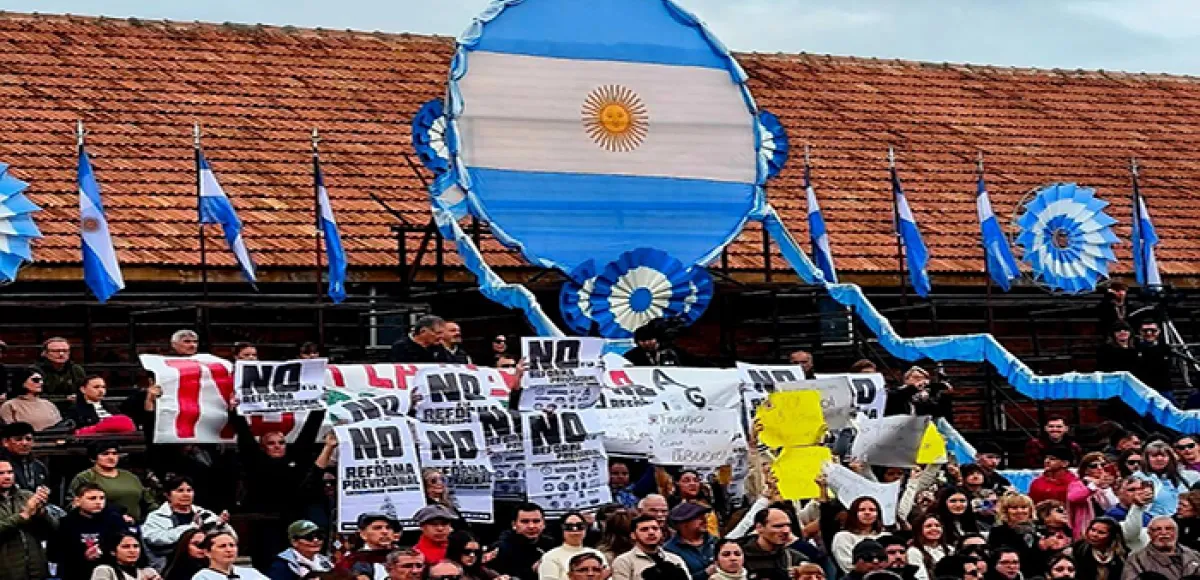 “Es la peor hora del saqueo para Entre Ríos”