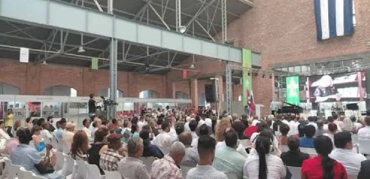 ¡POR LA PAZ! ¡POR LA VIDA! ¡CONTRA EL FASCISMO!