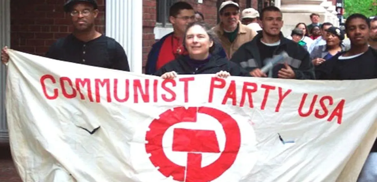 Comunistas estadounidenses junto a Cuba y con Fidel como bandera