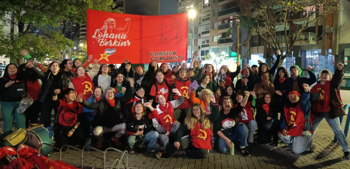 La Fede en el Pluri con Flor como bandera