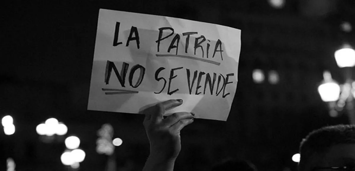 Chispazos diplomáticos y escobas danzarinas