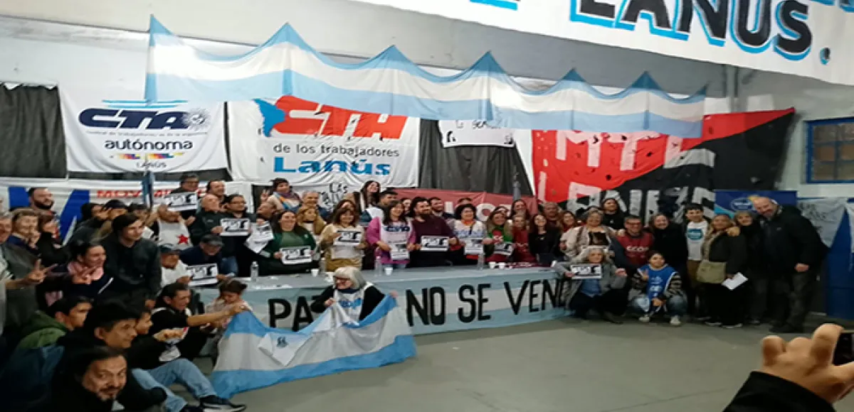 La 10 se presentó en Lanús
